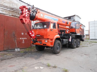 Автокран Клинцы КС-65719-3К-1 40 тонн вездеход
