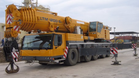 Автокран Liebherr LTM 1200-5.1 200 тонн